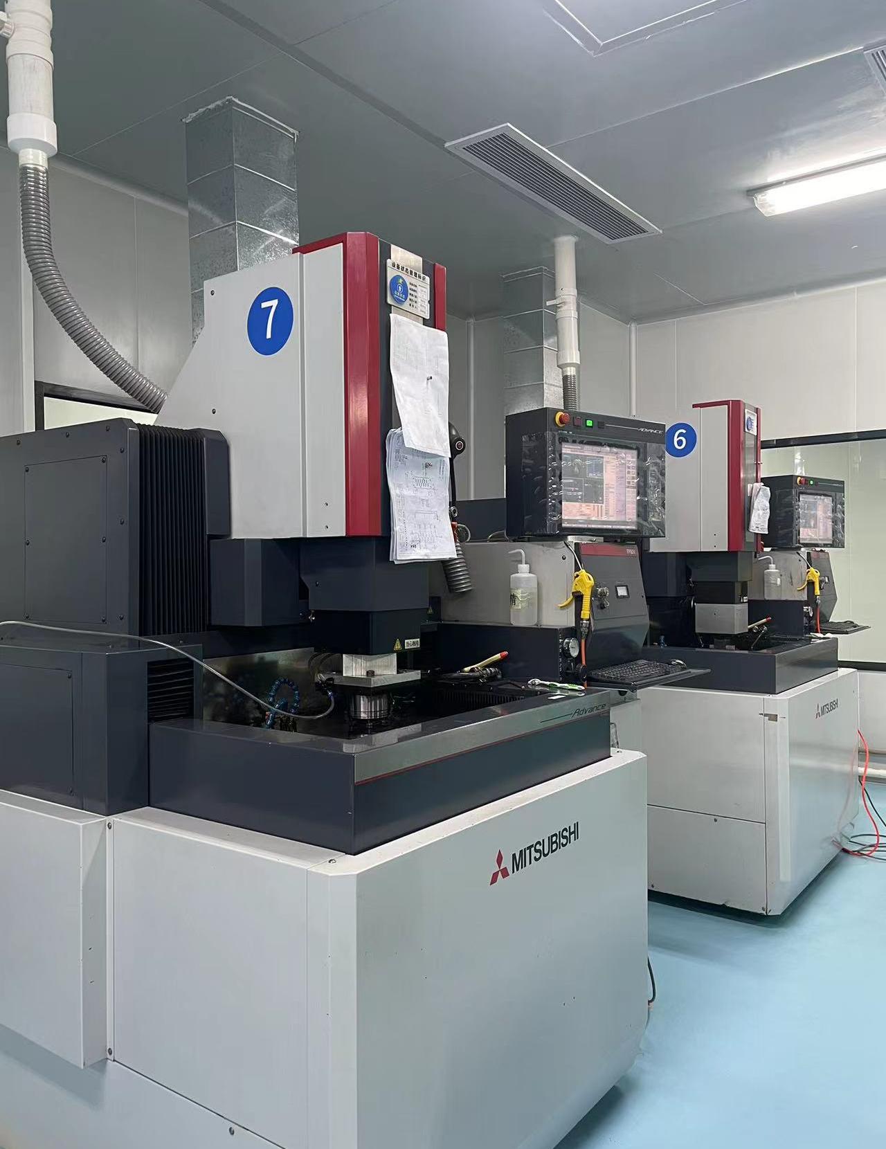 三菱镜面火花机